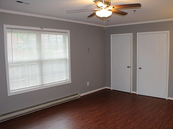 First Bedroom - Photo 1