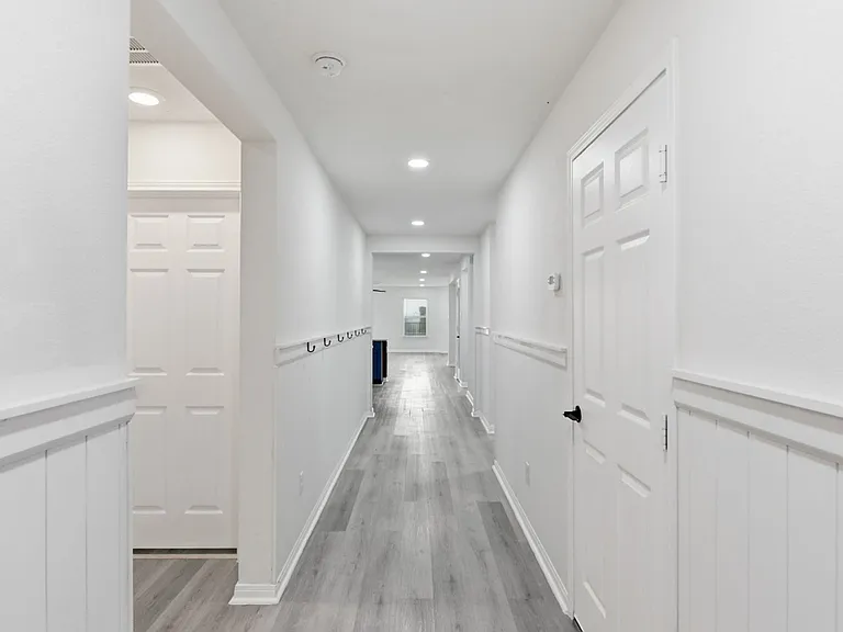 10433 Russell Pines Dr — Photo 16