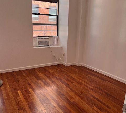 4th image of 1217 Race St APT 3
