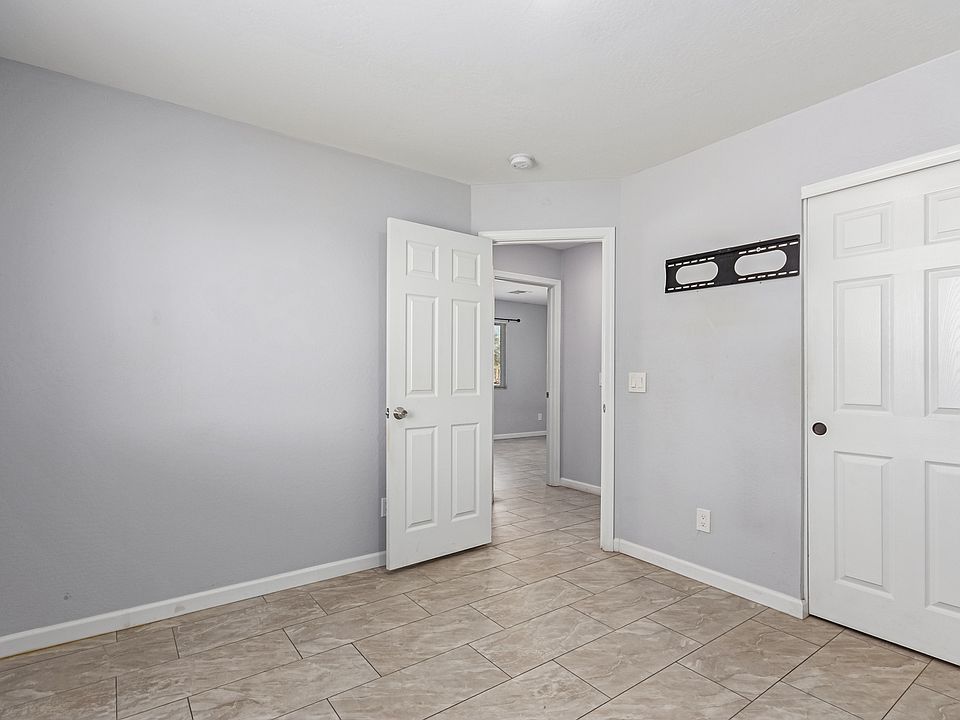 1st image of 30510 W Lynwood St
