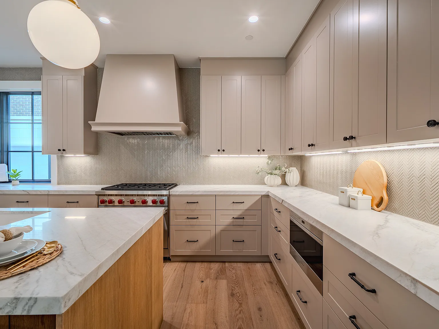 2 bed, 2.5 bath, 1807 sqft, $7,225 — Photo 3