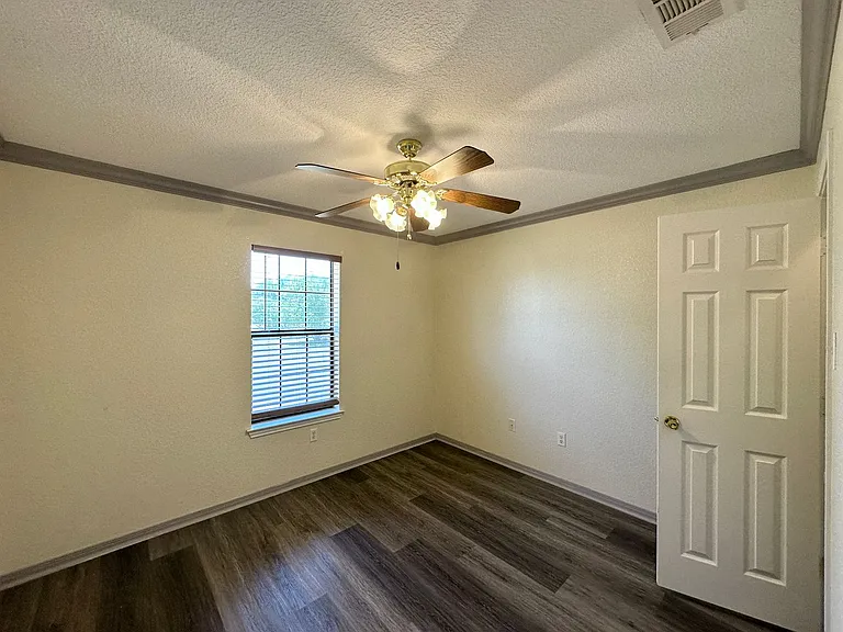 108 Meadow Lake Ln — Photo 25