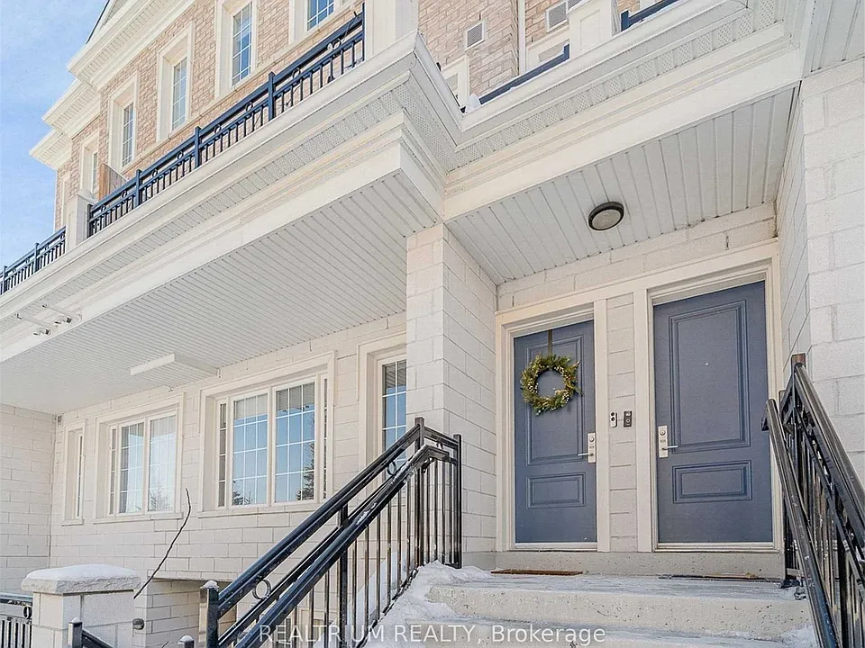 26 Bruce St #B09