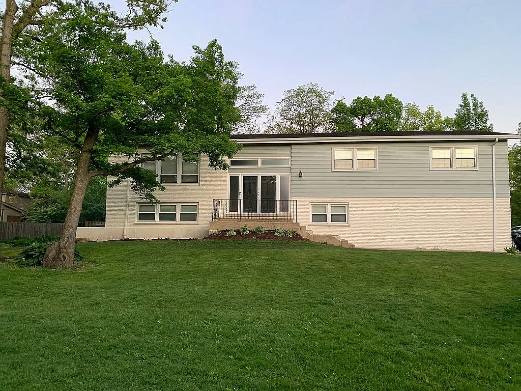 1811 Cavell Ave photo 1