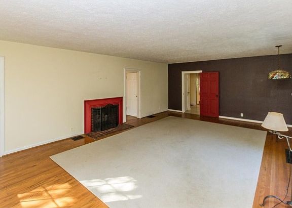 3rd image of 9585 E 86th St