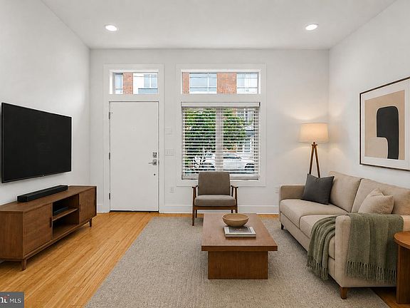4th image of 919 N 5th St Unit 7