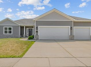 1304 Hollander Ct, O'Fallon, IL 62269