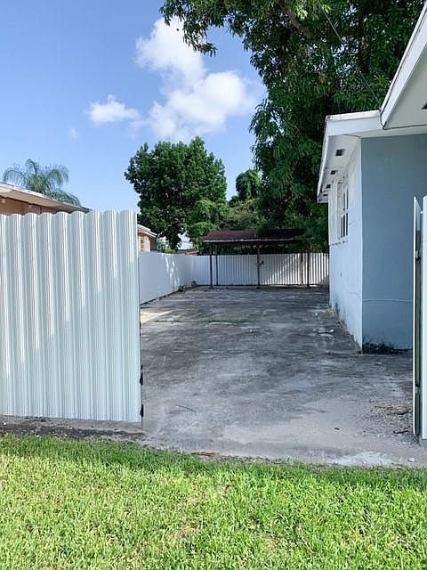 Plenty of space to park your boat, work van, motorhome, or cars. Covered area for BBQ and outdoor family get togethers.