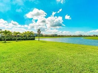 5879 Jasmine Ln, Loxahatchee, FL 33470