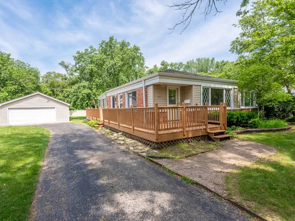 566 Glendale Ave, Glen Ellyn, IL 60137