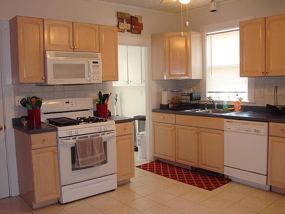 Large eat-in kitchen with pantry and microwave