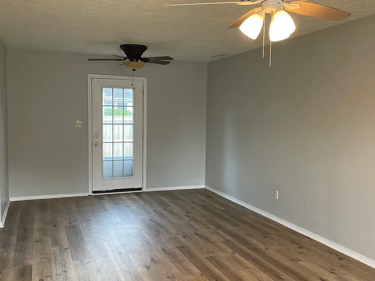 2536 Lake Shore Point — Photo 4