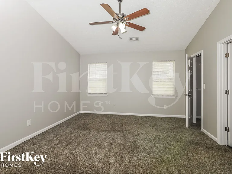 128 Greenleaf Dr — Photo 11