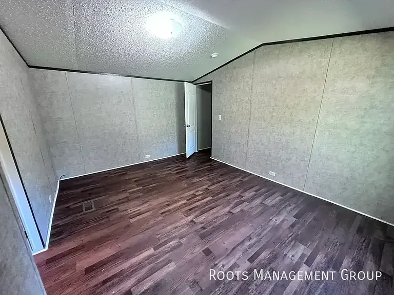5515 Rivercreek Dr #110 — Photo 6
