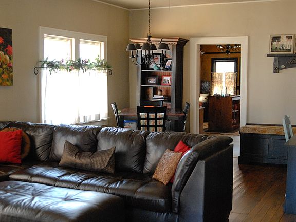 5th image of 812 Elm Ave