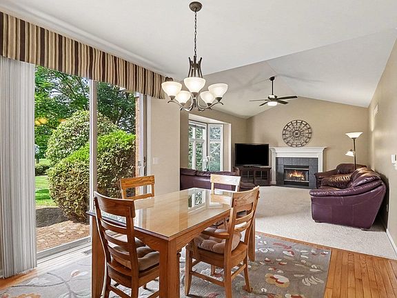 5th image of 479 Derby Ct