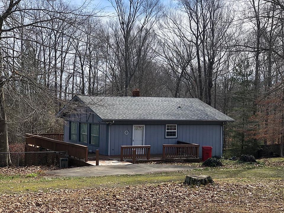 1st image of 125 Beech Tree Ln