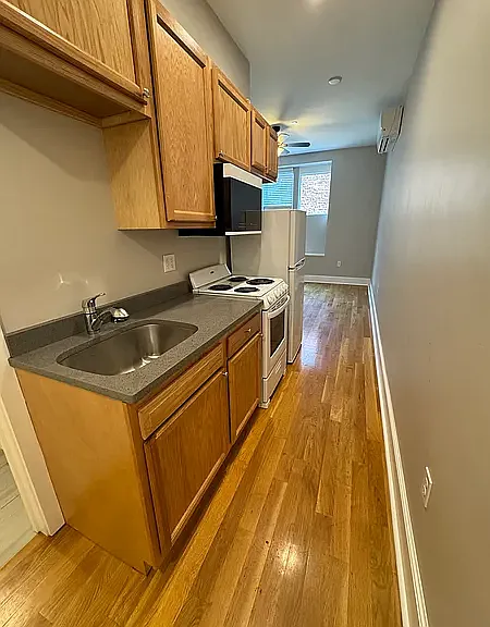1433 Hancock St #206 — Photo 1