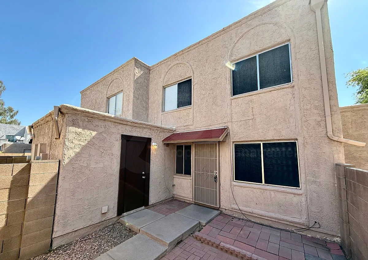 2 bed, 1.0 bath, 902 sqft, $1,400 — Photo 4
