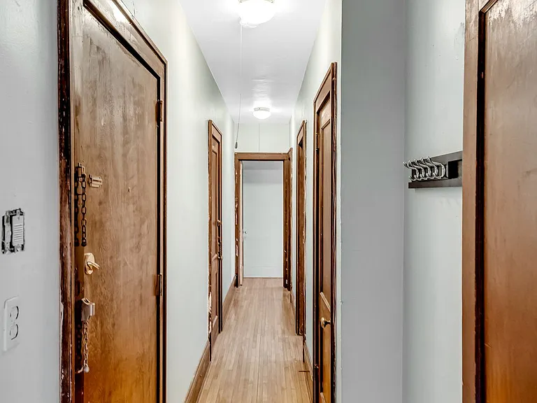2107 Hennepin Ave #4 — Photo 4