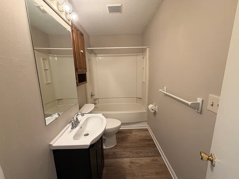 1307 E Market St #2 — Photo 13