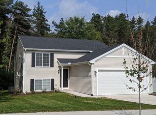 2006 Hillside Dr, Greenville, MI