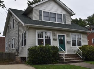 11 Edgewood Rd, Staten Island, NY 10308