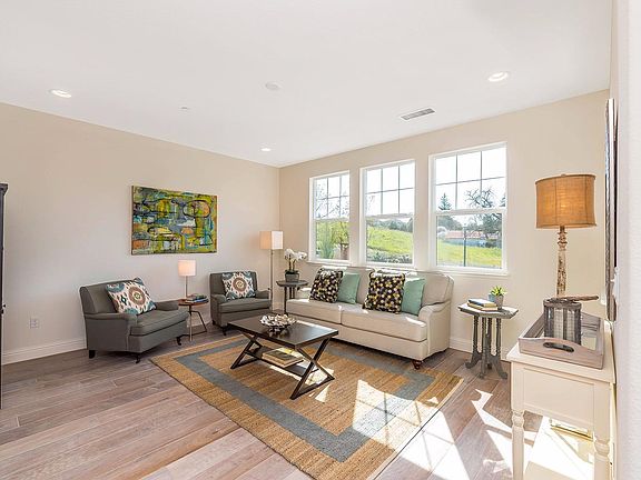 3rd image of 1100 Healdsburg Ave