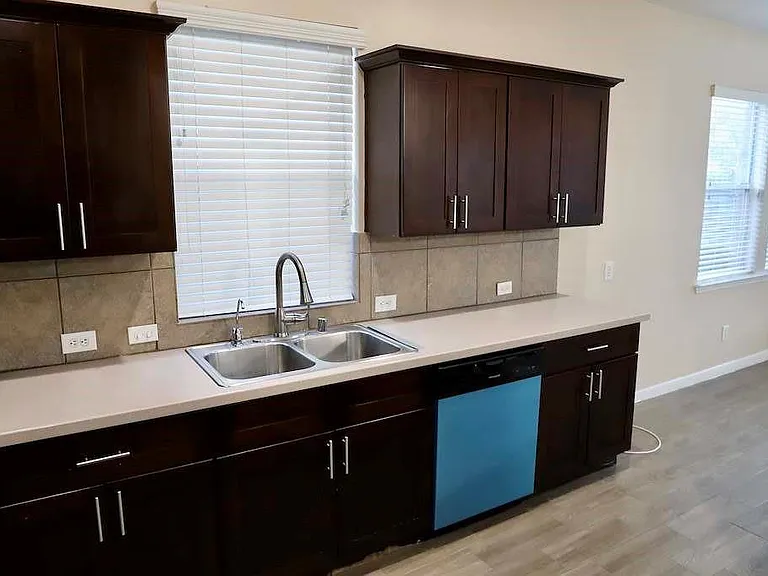 7407 Saxon Hill Ln — Photo 17