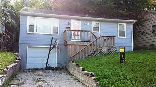 1st image of 1821 E 70th St