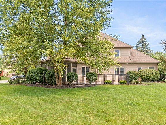 2nd image of 7463 Oakland Hills Cir