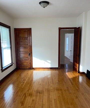 3rd image of 25 Illinois Ave
