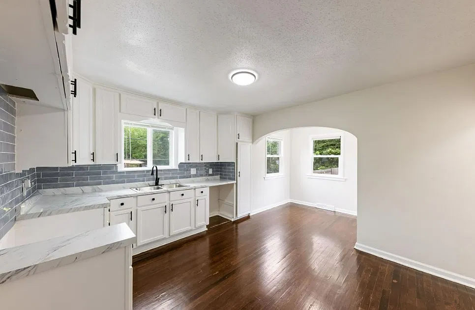 4 bed, 1899 sqft, $1,799 — Photo 4