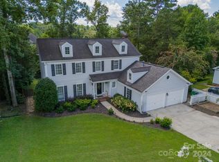 2819 Briar Ridge Dr, Charlotte, NC 28270
