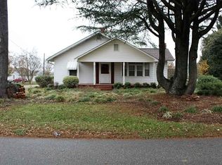 8496 Dandelion Ln, Spartanburg, SC 29303