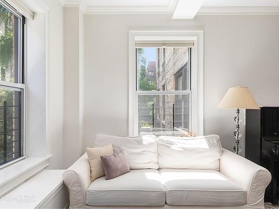 3rd image of 165 W 91st St APT 2C