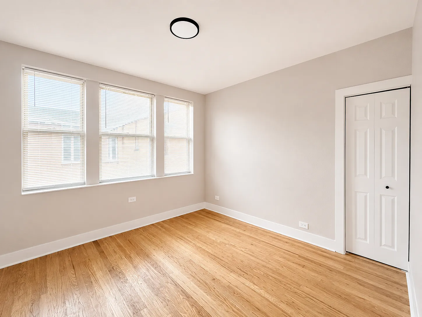 7516-24 N Seeley Ave - 7520-1E — Photo 2
