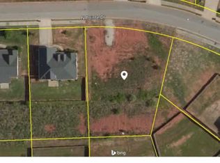 205 N Pointe Dr, Lagrange, GA 30241