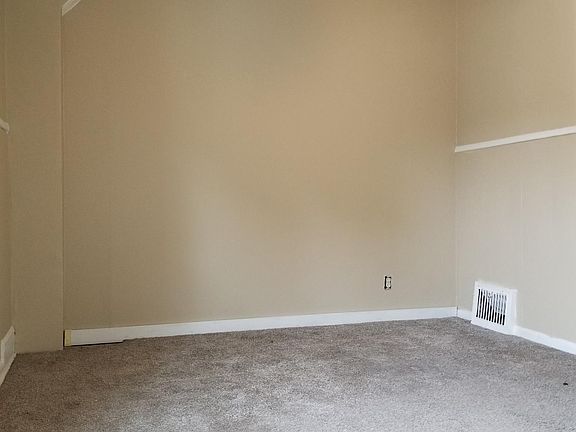 5th image of 3247 Minnehaha Ave APT 2