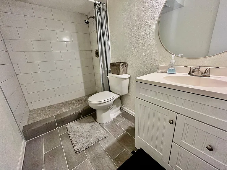 113 Lake Emerald Dr #209 — Photo 8