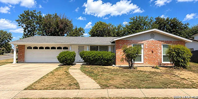 4 bed, 2.0 bath, 1224 sqft, $1,595 — Photo 1