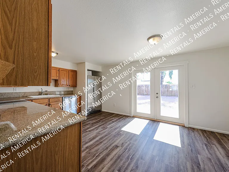 14029 N 38th Pl — Photo 5