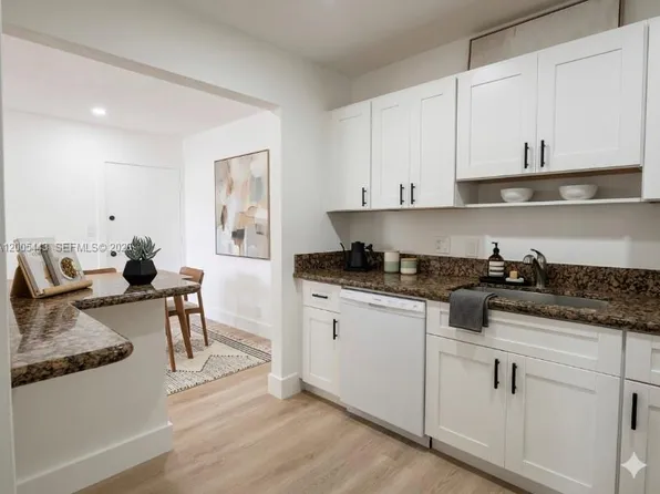 9006 SW 137th St #18, Miami, FL 33176