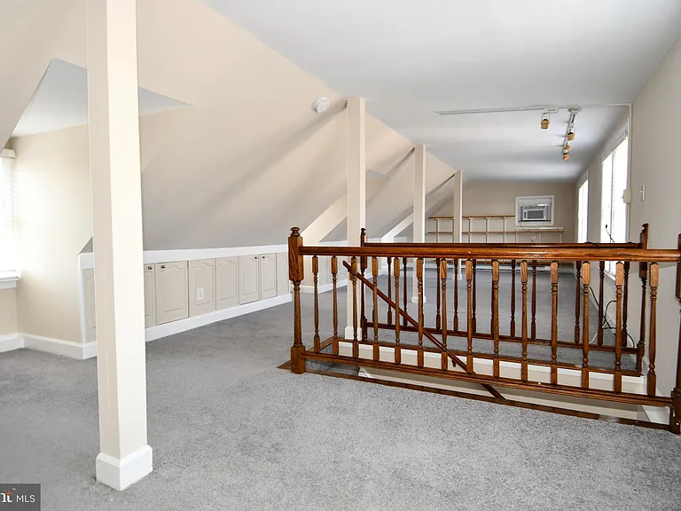 17 Apt #1 — Photo 22