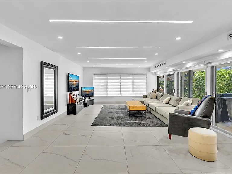 9257 Bay Dr — Photo 6
