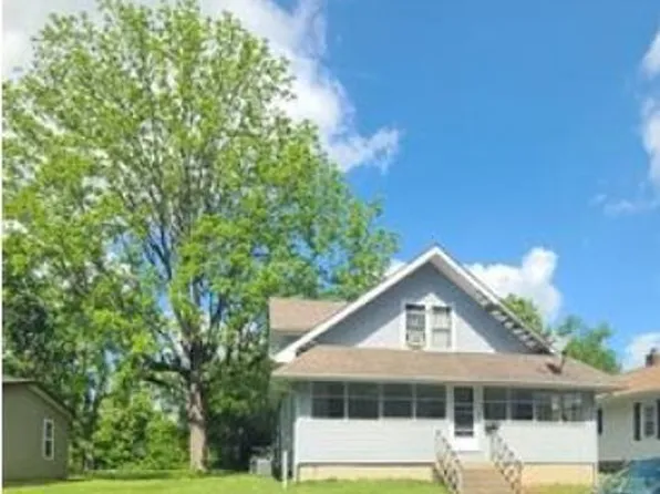 131 S Jackson St, Oakland City, IN 47660