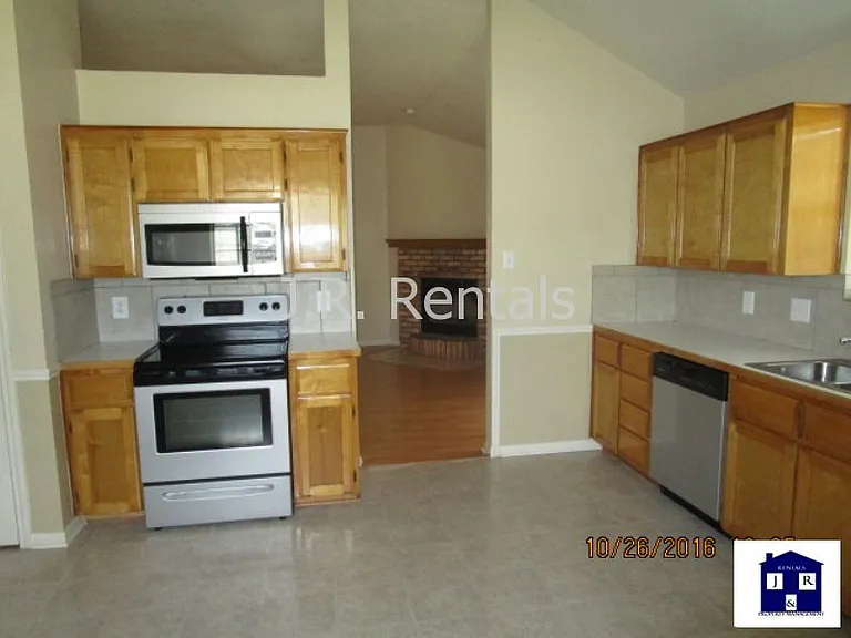 1506 Creek St — Photo 26