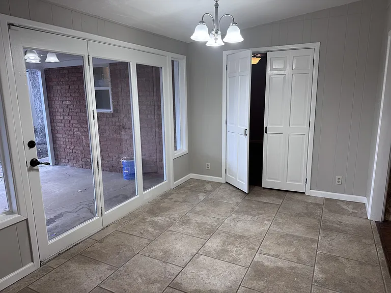 2118 Westbrook Ave — Photo 9
