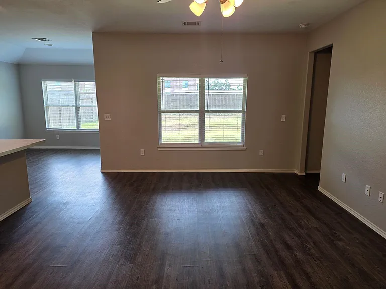 20714 Southern Woods Dr — Photo 5