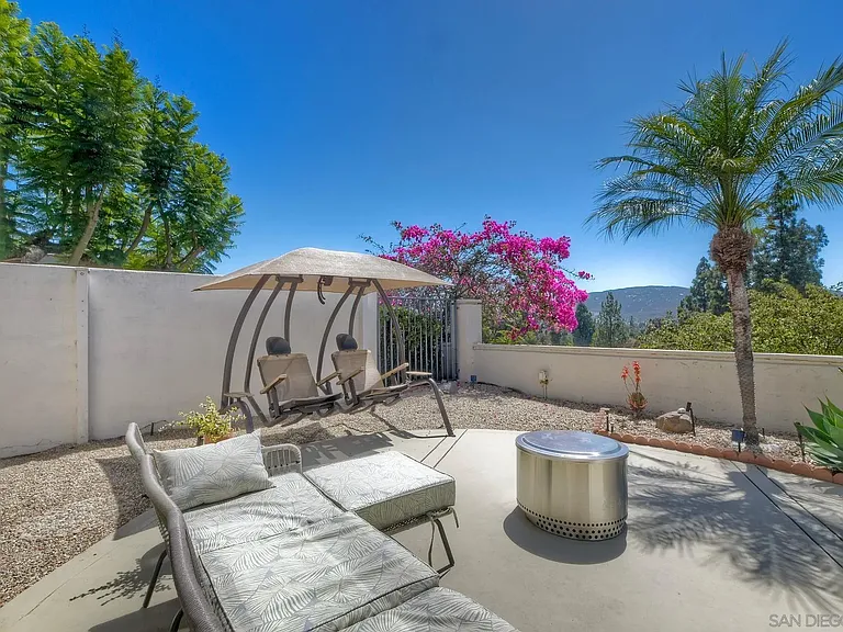 17586 Bocage Point — Photo 31